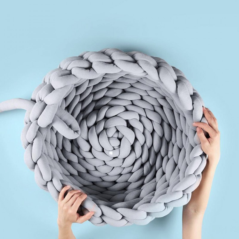 Solid color core-filled cotton woven pet nest